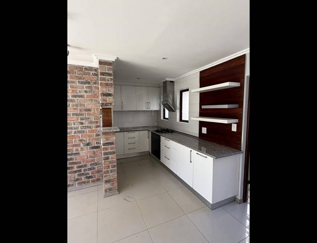 3 BEDROOM HOUSE FOR SALE IN BRYANSTON